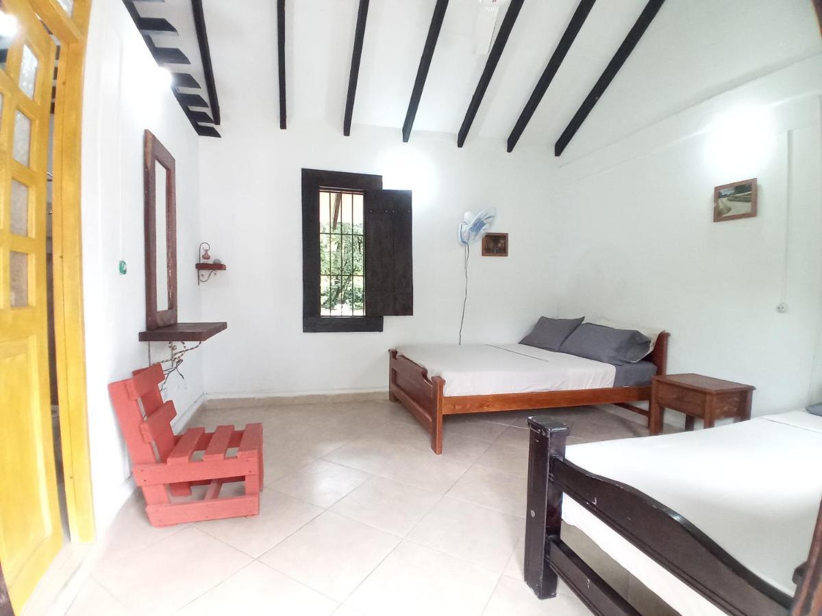 Hostal Portal Del Sol Capurgana Exterior photo